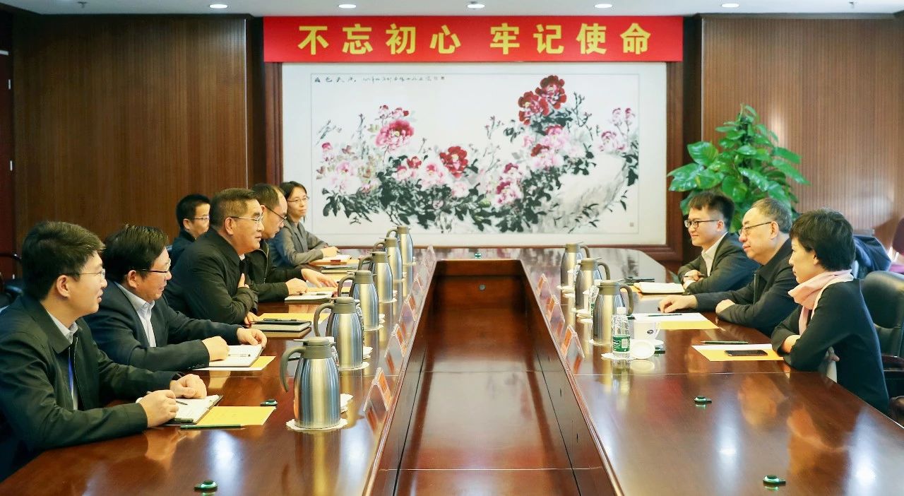 姜仁鋒會見中國國新黨委委員、總會計師劉學詩 